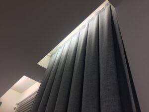 rideaux avec accroche encastré plafond