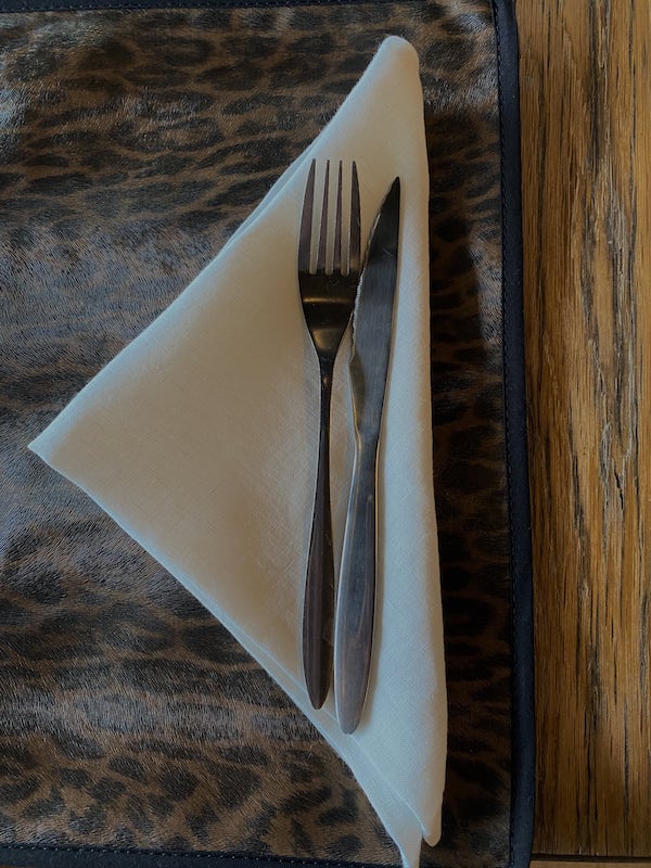 set de table léopard et serviette en lin lavé